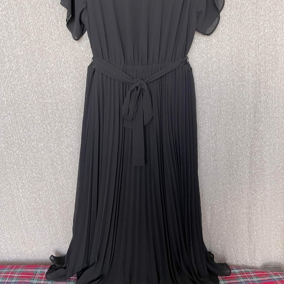 H&M Black Pleated Chiffon Dress Medium - Picture 2 of 5